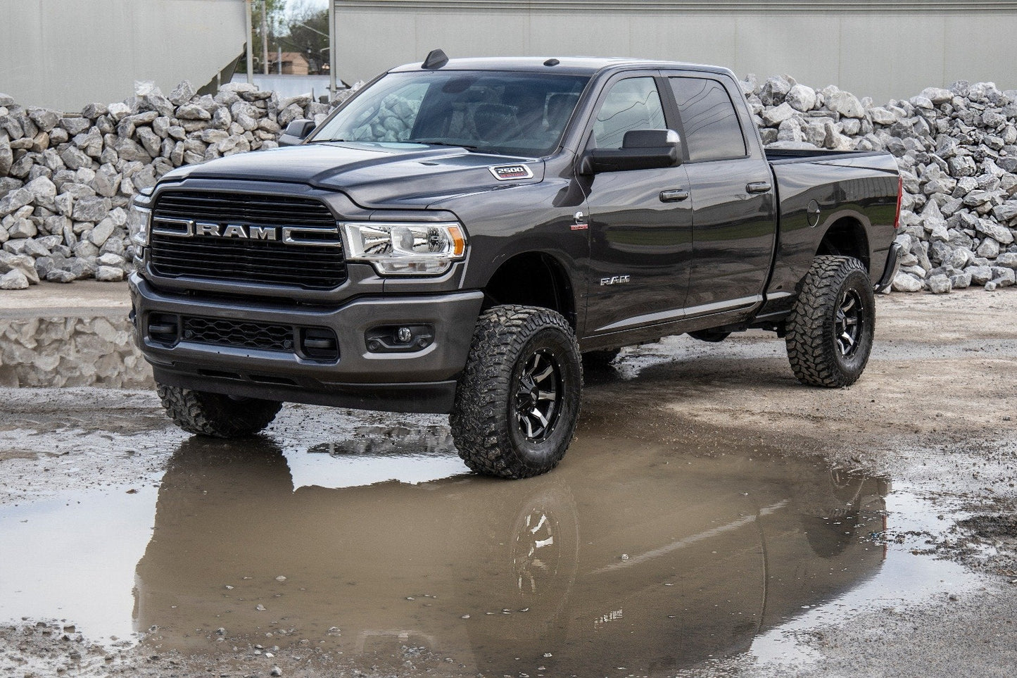 Rough Country 37770 2.5 Inch Leveling Kit | RR Leaf | V2 | Ram 2500 (14-26)/3500 (13-26)
