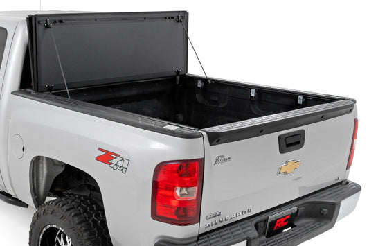 Rough Country 49113551 Hard Tri-Fold Flip Up Bed Cover | 5'9" Bed | Chevy/GMC 1500 (07-13)