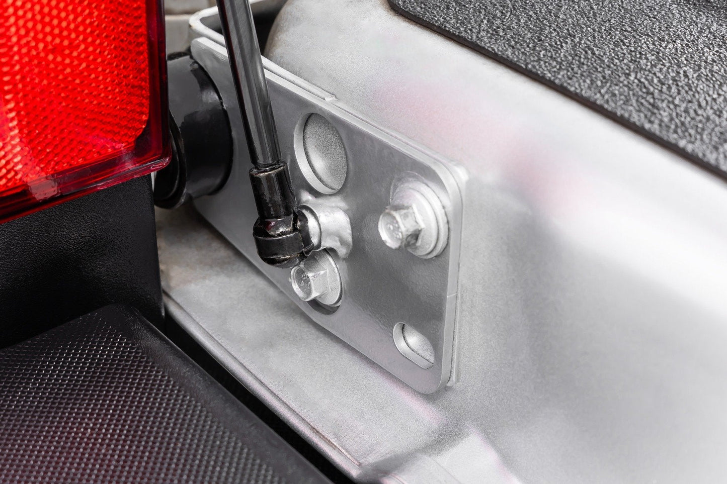 Rough Country 73222 Tailgate Assist | Ford F-150/F-250/F-350 2WD/4WD (2015-2026)