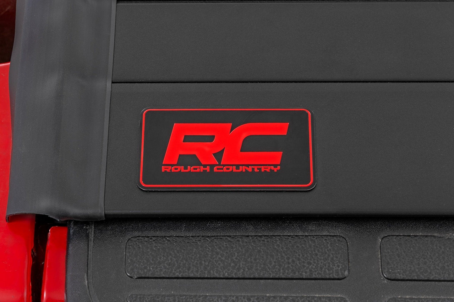 Rough Country 50288650 Hard Roll Up Bed Cover | 6'7" Bed | Chevy/GMC 1500 (00-06 & Classic)