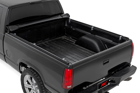 Rough Country 42288650 Soft Roll Up Bed Cover | 6'7" Bed | Chevy/GMC 1500 (00-06 & Classic)