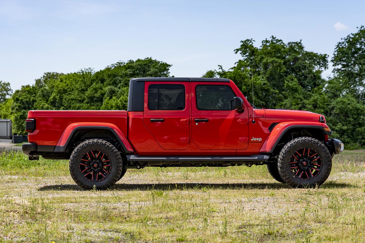 Rough Country 63470 2.5 Inch Leveling Kit | Spacers | V2 | Jeep Gladiator JT 4WD (2020-2023)