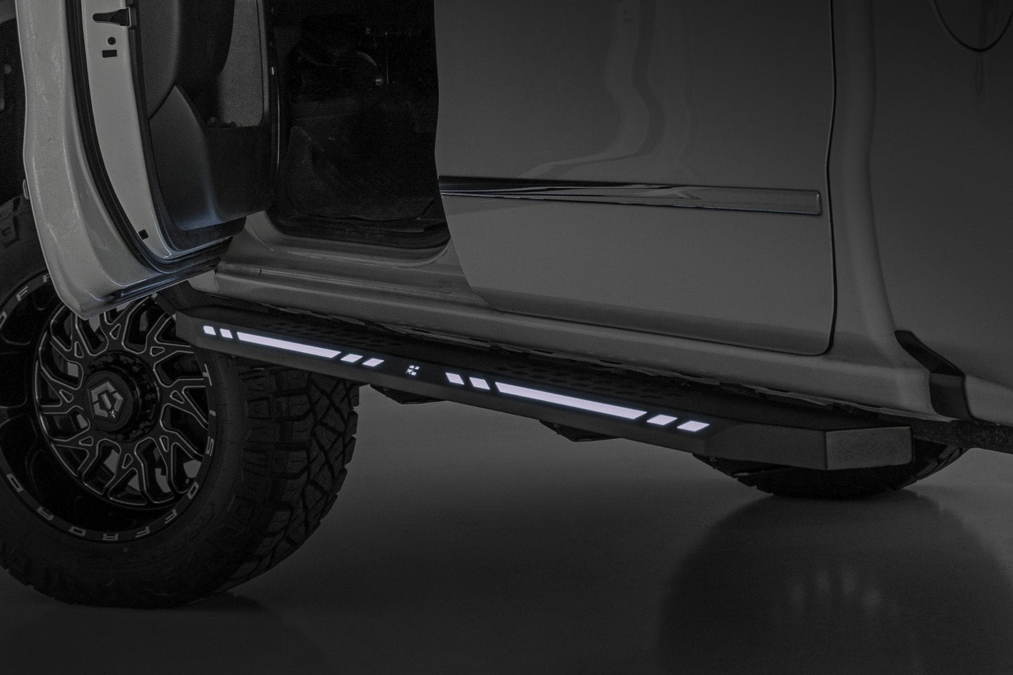 Rough Country 57003 AC2 Running Boards | Amber/White | Crew Cab | Chevy/GMC 1500 (2007-2018)