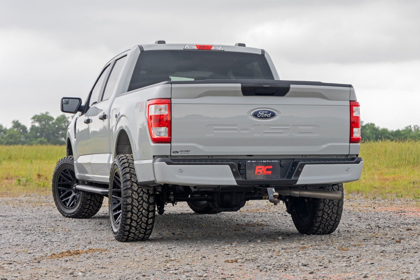 Rough Country 14011 OV2 Running Boards | Side Step Bars | Crew Cab | Ford F-150/Lightning/F-250/F-350 (15-26)