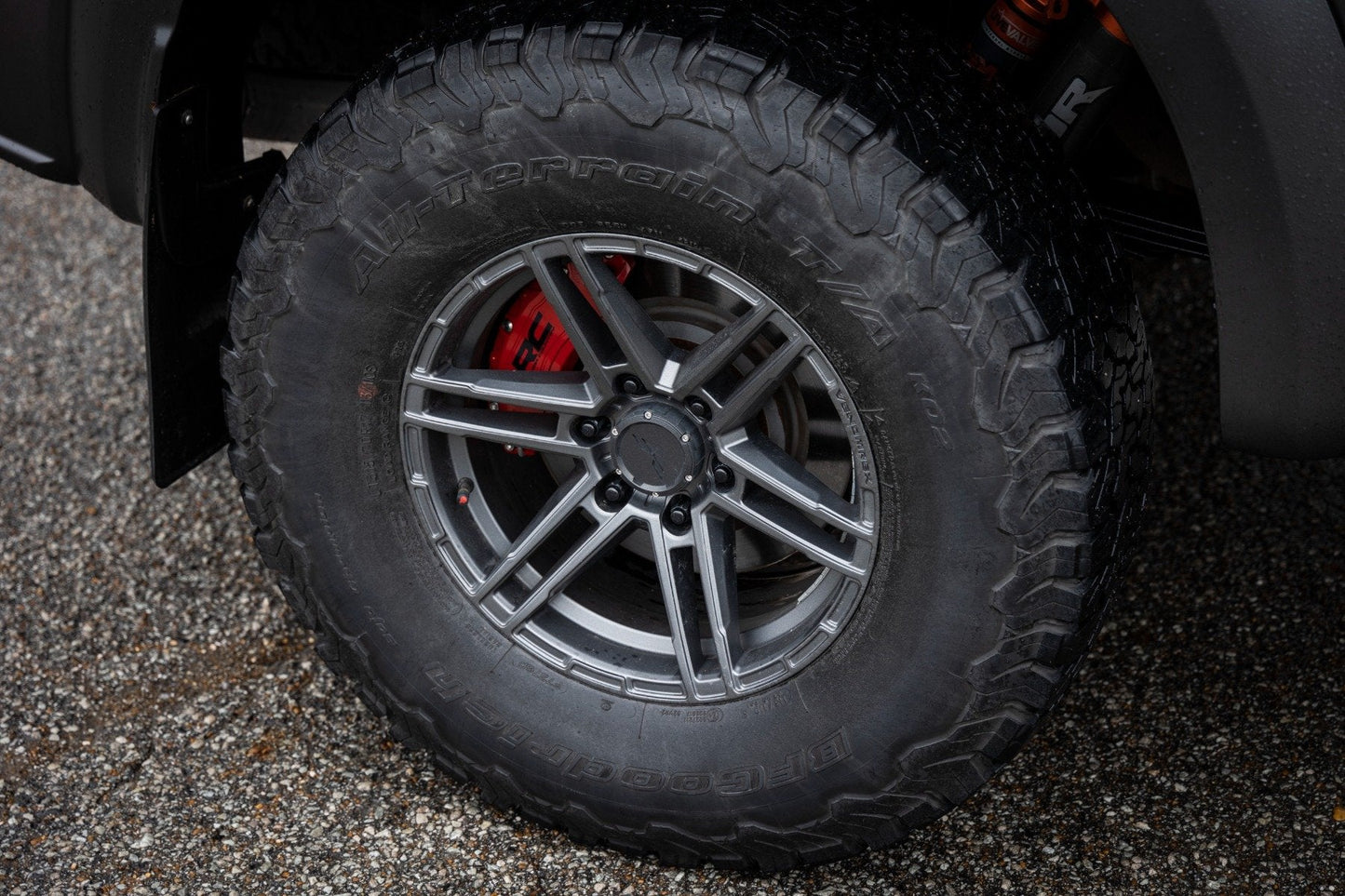 Rough Country 711472 Caliper Covers | Rear | Red | Mech Brake | Ford Expedition/F-150/Raptor