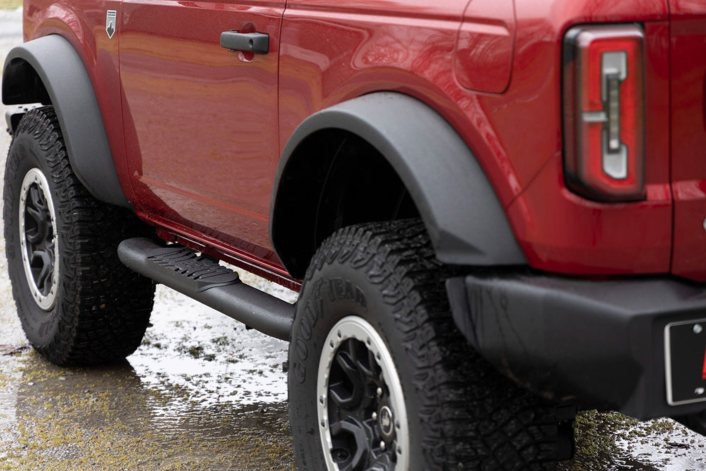 Rough Country 21012 Oval Nerf Steps | 2-Door | Black | Ford Bronco (2 Door) 4WD (2021-2025)