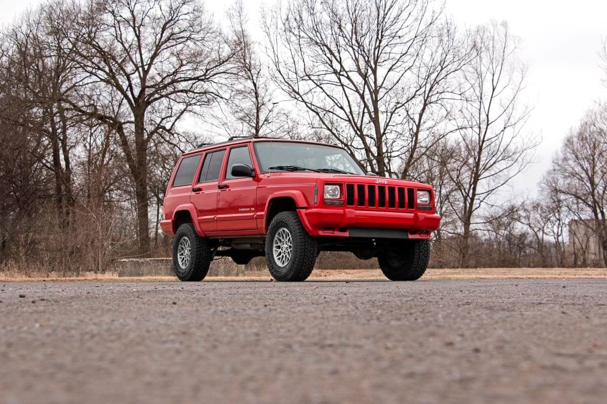 Rough Country 67041 3 Inch Lift Kit | SII | RR AAL | M1 | Jeep Cherokee XJ 2WD/4WD (1984-2001)
