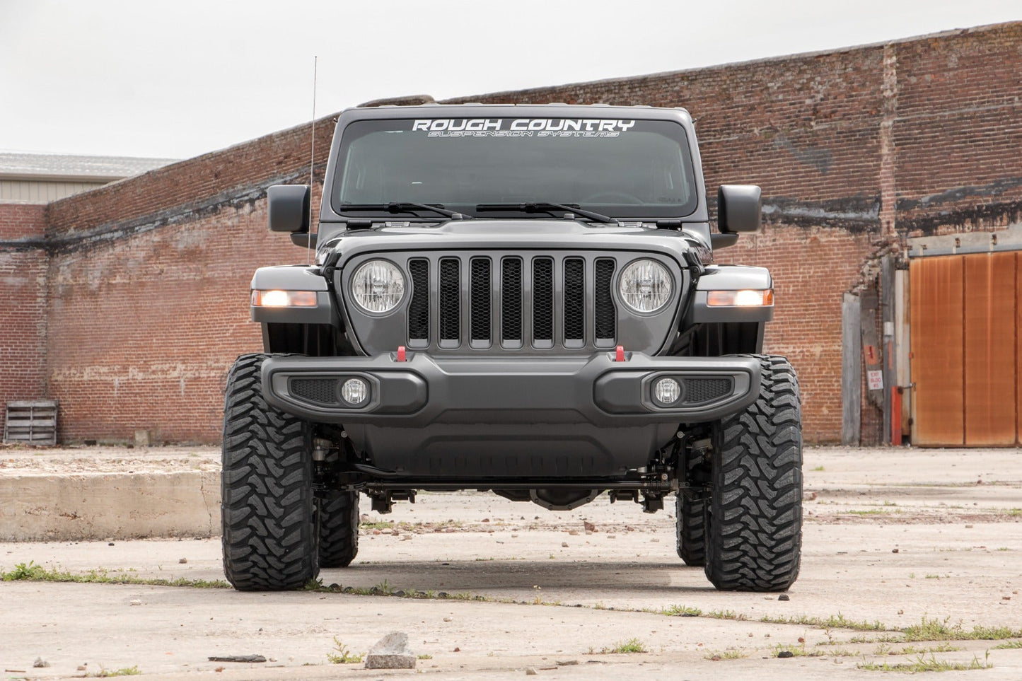 Rough Country 79770 2.5 Inch Lift Kit | Coils | V2 | Jeep Wrangler Unlimited 4WD (2024-2025)