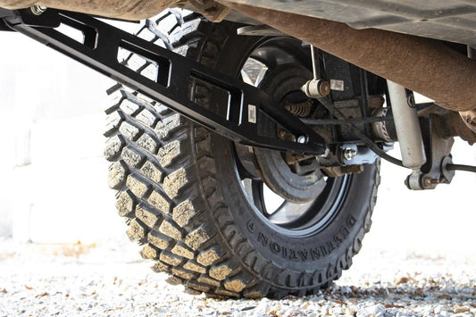 Rough Country 51005 Traction Bar Kit | 0-3 Inch Lift | Ford F-250 Super Duty 4WD (2008-2016)