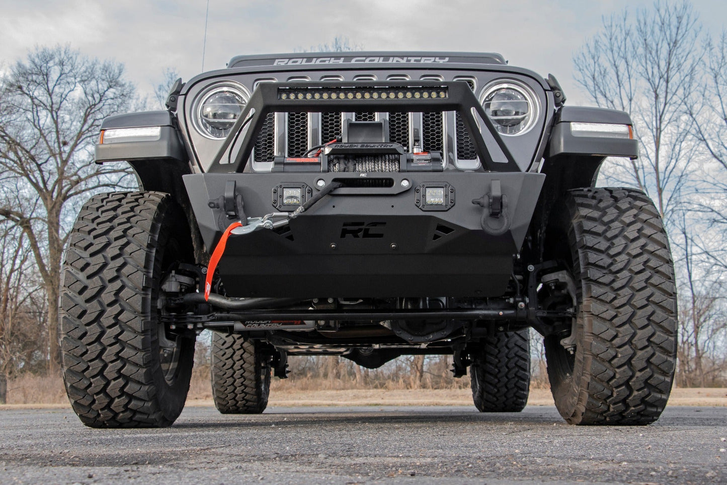 Rough Country 10597A Front Bumper | Stubby | Trail | Jeep Gladiator JT/Wrangler JK & JL/Wrangler Unlimited