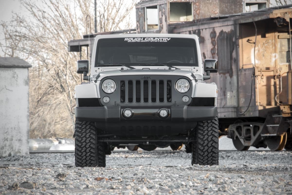 Rough Country 67944 2.5 Inch Lift Kit | Coils | M1R | Jeep Wrangler Unlimited 2WD/4WD (2007-2018)