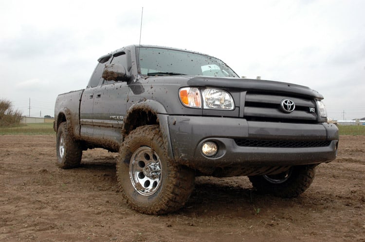 Rough Country 75030 2.5 Inch Lift Kit | Toyota Tundra 2WD/4WD (2000-2006)