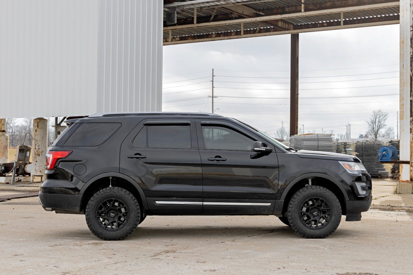 Rough Country 400031 2 Inch Lift Strut Kit | Ford Explorer 4WD (2011-2019)