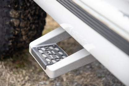 Rough Country 117510 Single Hoop Step | Universal | Alum | Pair | Multiple Makes & Models (Chevy/Ford/GMC/Ram)