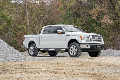 Rough Country 56840 2 Inch Lift Kit | M1 Struts/M1 | Ford F-150 4WD (2009-2013)