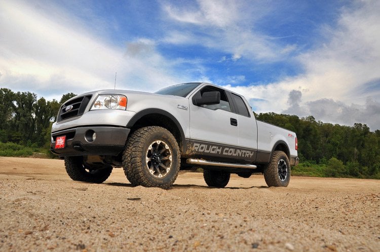 Rough Country 57031 2.5 Inch Lift Kit | N3 Struts/N3 | Ford F-150 4WD (2004-2008)
