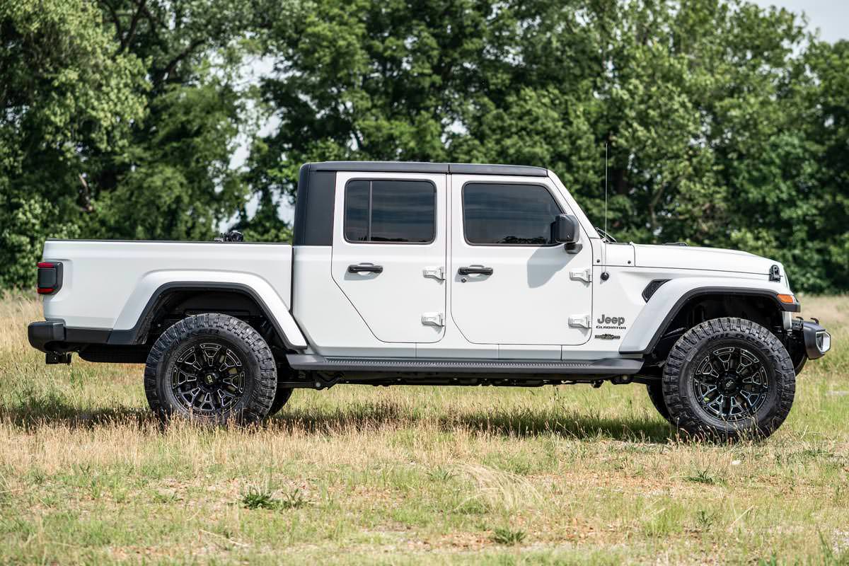 Rough Country 64844 2.5 Inch Leveling Kits | Springs | M1R | Jeep Gladiator JT 4WD (2020-2023)