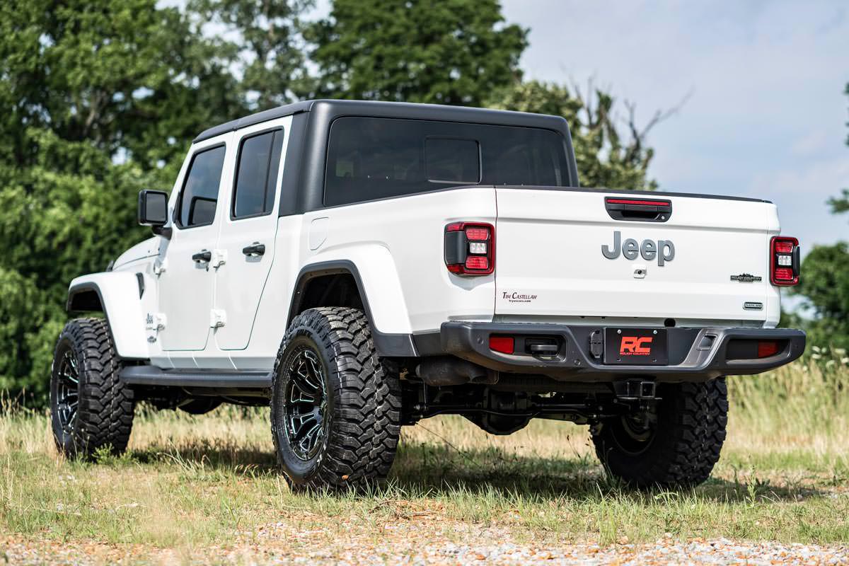 Rough Country 64840 2.5 Inch Leveling Kits | Springs | M1 | Jeep Gladiator JT 4WD (2020-2023)