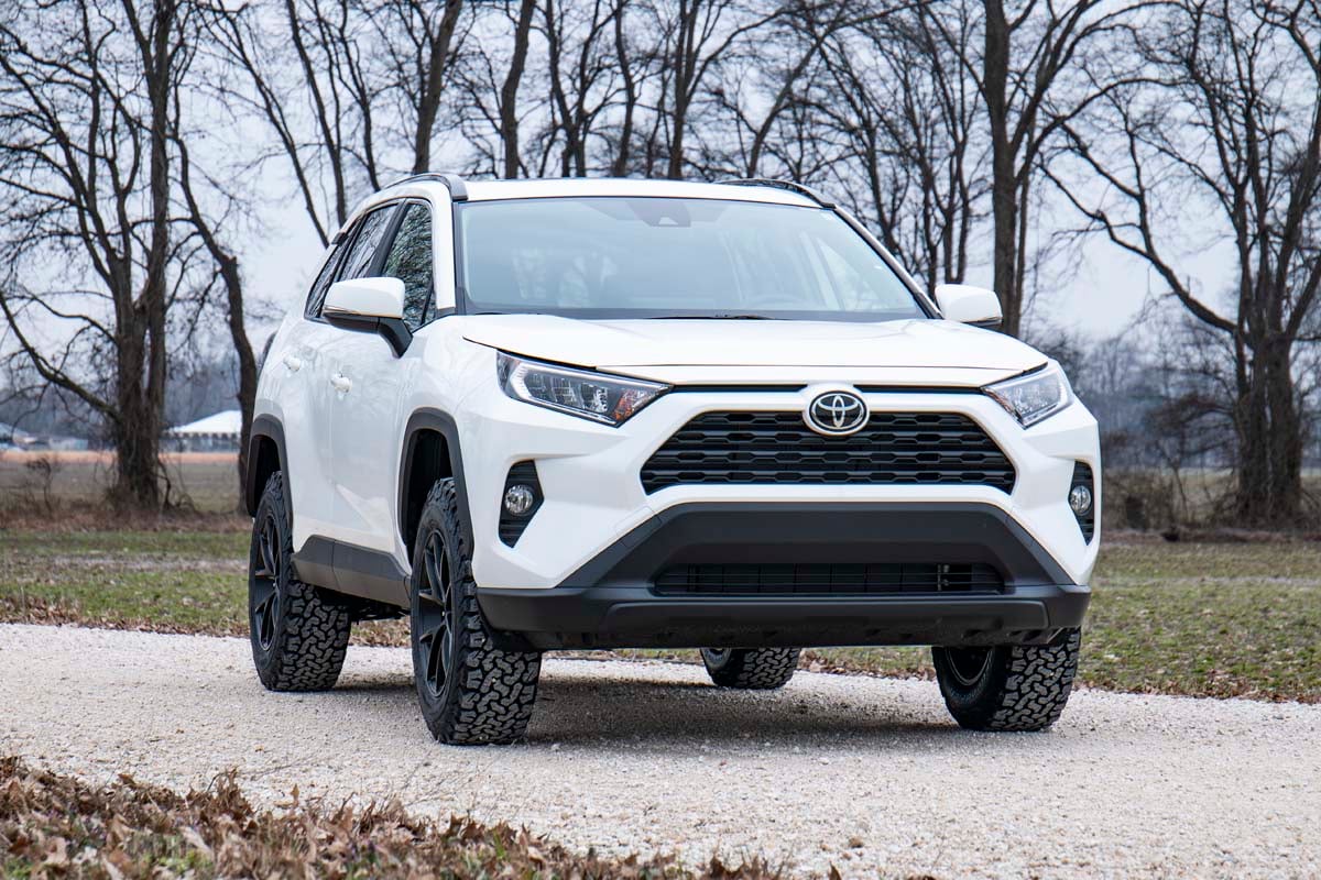 Rough Country 73100 2.5 Inch Lift Kit | Toyota RAV4 2WD/4WD (2019-2023)