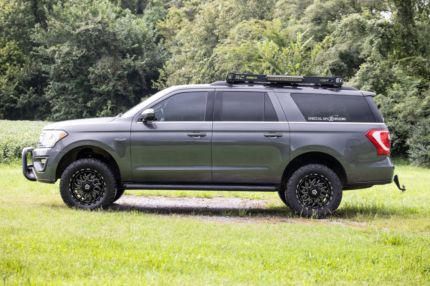 Rough Country 40231 3 Inch Lift Kit | UCA | Ford Expedition 4WD (2018-2024)