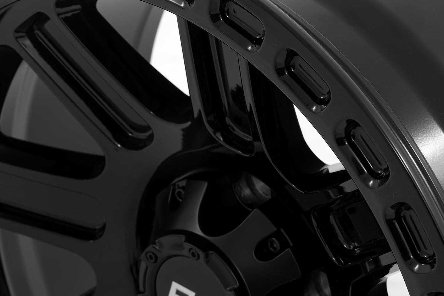 Rough Country 84170913 Rough Country 84 Series Wheel | Gloss Black | 17x8.5 | 5x4.5 | +0mm