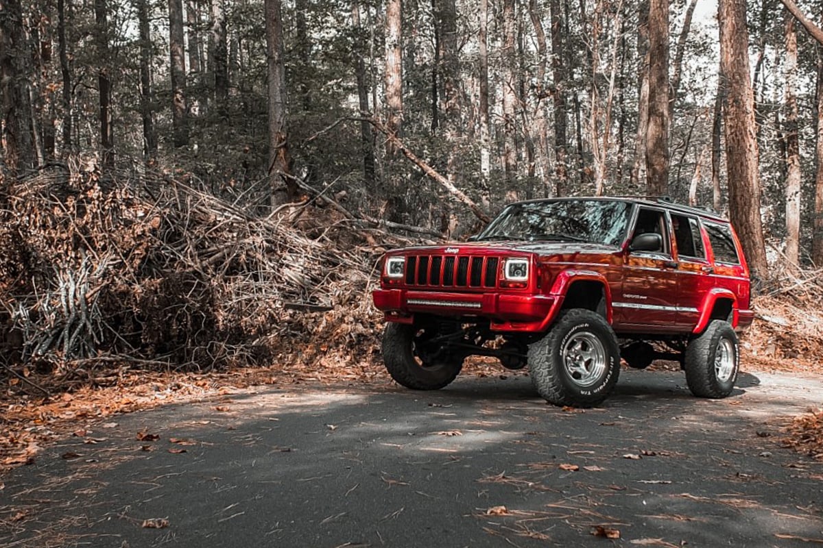 Rough Country 633N2 4.5 Inch Lift Kit | RR springs | Jeep Cherokee XJ 2WD/4WD (1984-2001)