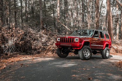 Rough Country 633N2 4.5 Inch Lift Kit | RR springs | Jeep Cherokee XJ 2WD/4WD (1984-2001)