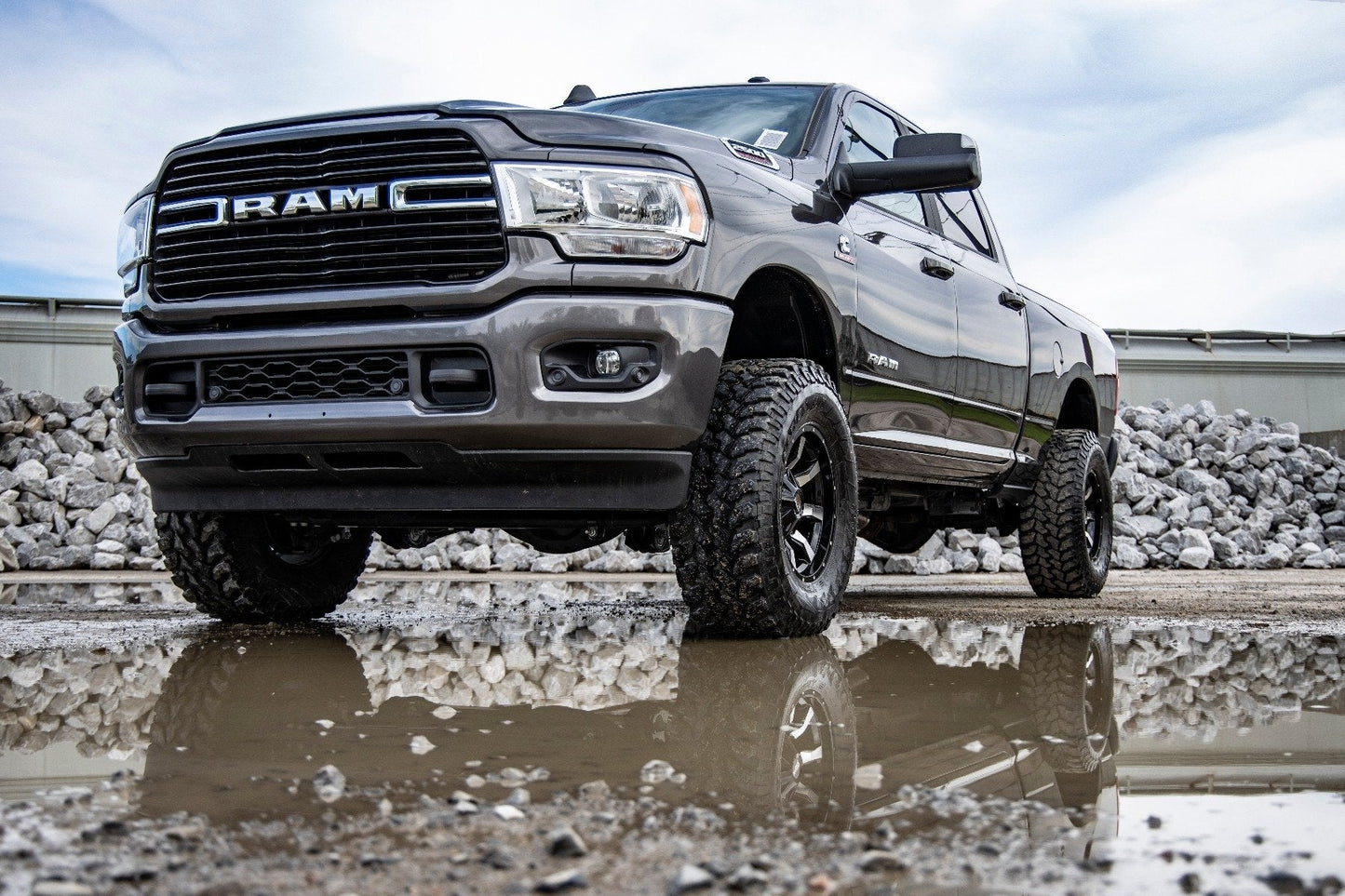 Rough Country 37735 2.5 Inch Leveling Kit | RR Coil | N3 | Ram 2500 (14-26)/3500 (13-26)