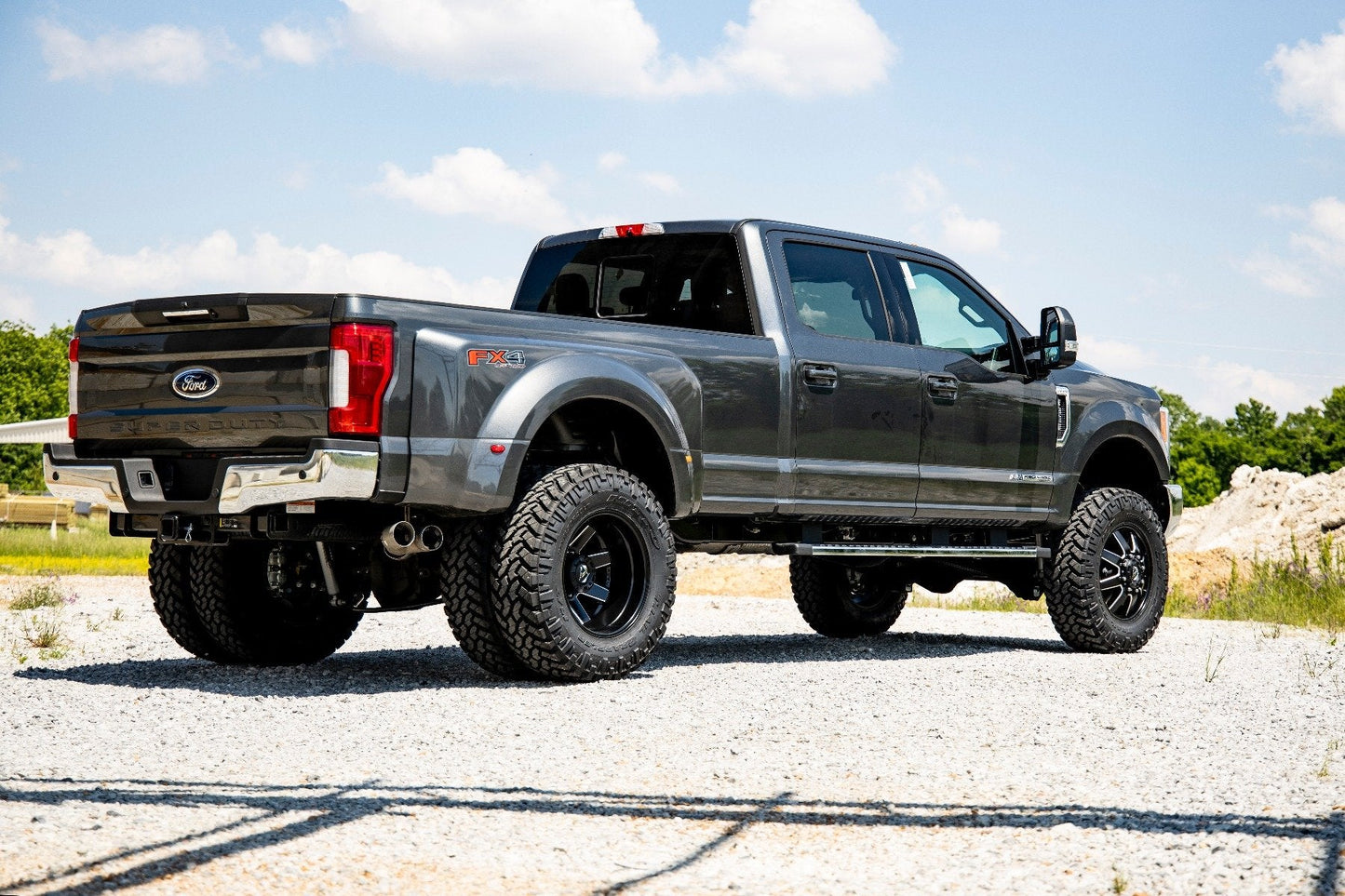 Rough Country 55940 4.5 Inch Lift Kit | Dually | M1 | Ford F-350 Super Duty 4WD (2017-2022)