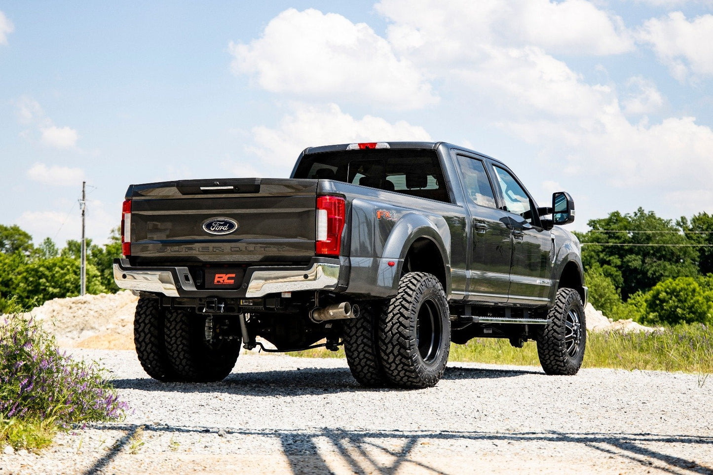 Rough Country 55940 4.5 Inch Lift Kit | Dually | M1 | Ford F-350 Super Duty 4WD (2017-2022)