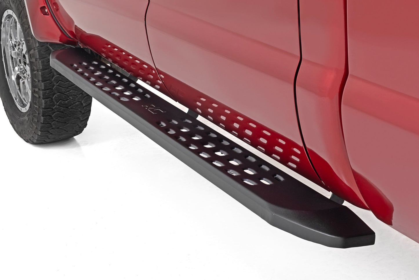 Rough Country 44009 RPT2 Running Board | Crew Cab | Black | Ford F-250/F-350 Super Duty (09-16)