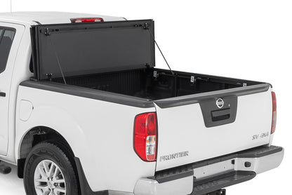 Rough Country 49520501 Hard Tri-Fold Flip Up Bed Cover | 5' Bed | Nissan Frontier 2WD/4WD (05-21)