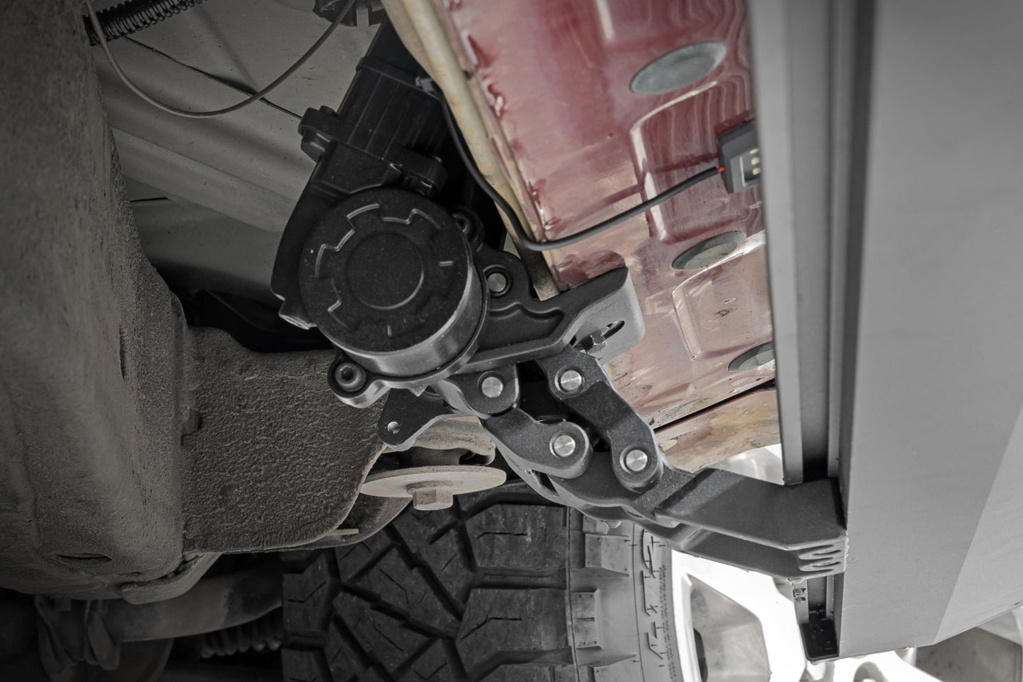 Rough Country PSR91310 Power Running Boards | Dual Electric Motor | Chevy/GMC Tahoe/Yukon (15-20)