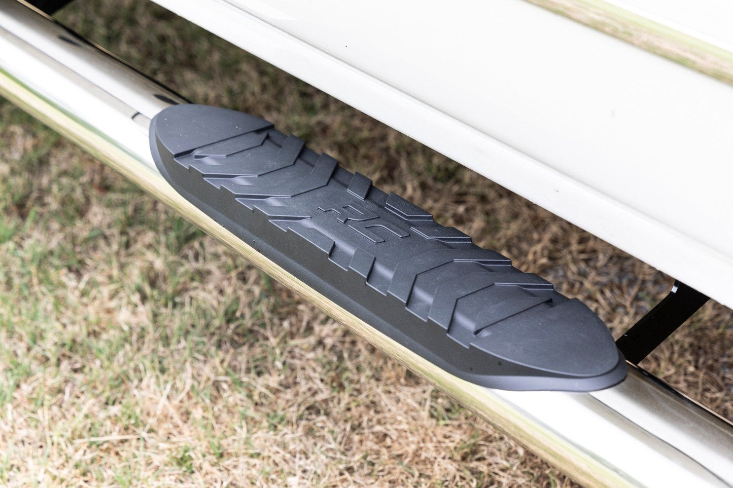 Rough Country 21001S Oval Nerf Steps | Stainless | Crew Cab | DEF Tank | Chevy/GMC 1500/2500HD/3500HD (07-19 & Classic)