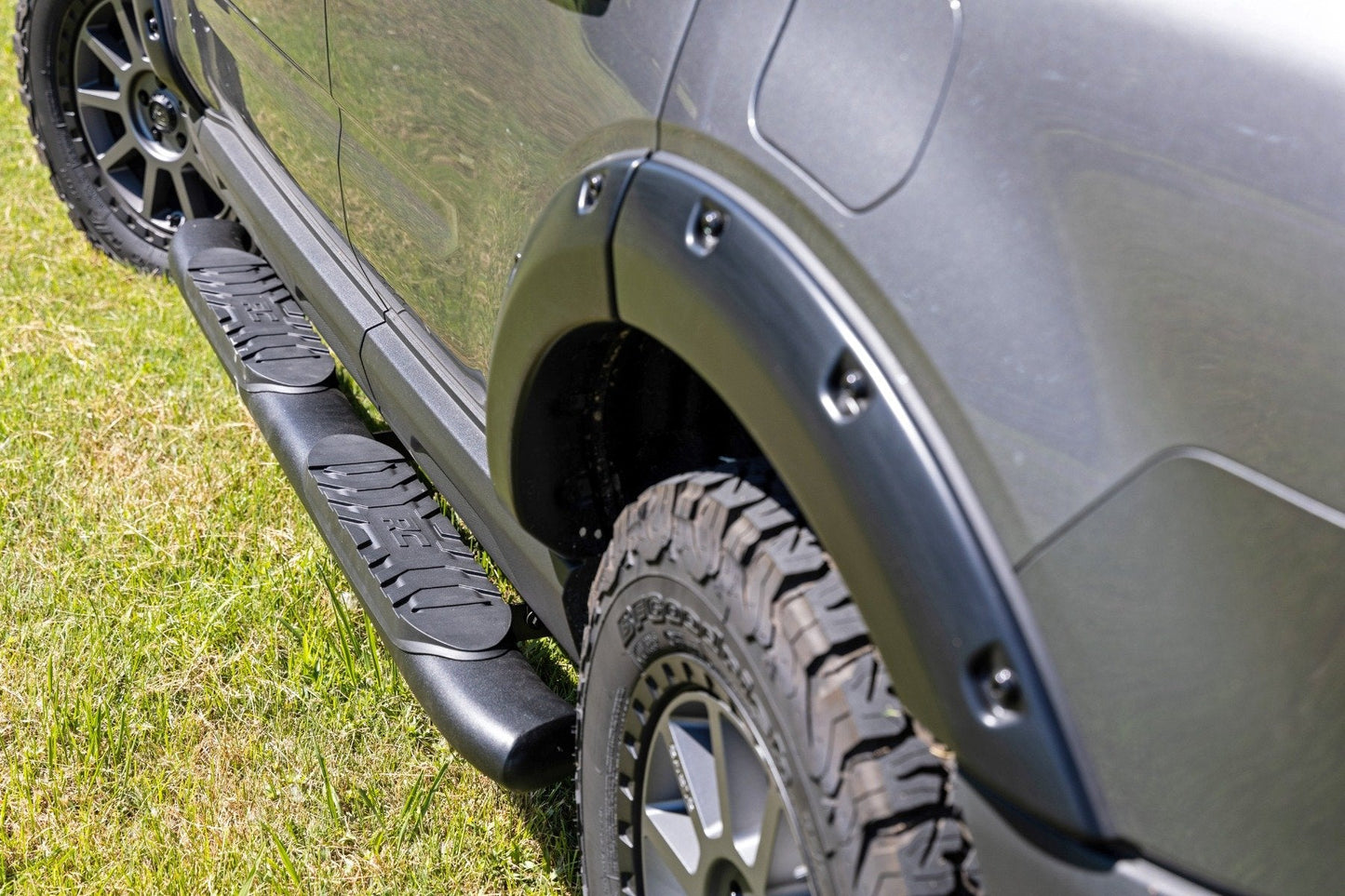 Rough Country 21006 Oval Nerf Steps | Black | Ford Bronco Sport 4WD (2021-2025)