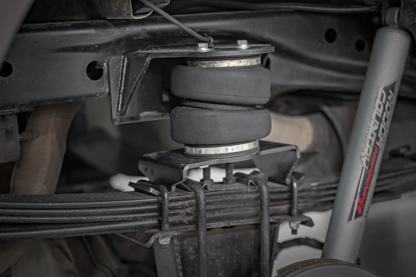 Rough Country 10008 Air Spring Kit | 0-6" Lifts | Ford F-150 4WD (2004-2014)