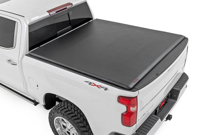 Rough Country 42120580 Soft Roll Up Bed Cover | 5'10" Bed | Chevy/GMC Sierra 1500 (19-26)/Silverado 1500 (19-26)