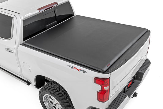 Rough Country 42120580 Soft Roll Up Bed Cover | 5'10" Bed | Chevy/GMC Sierra 1500 (19-26)/Silverado 1500 (19-26)