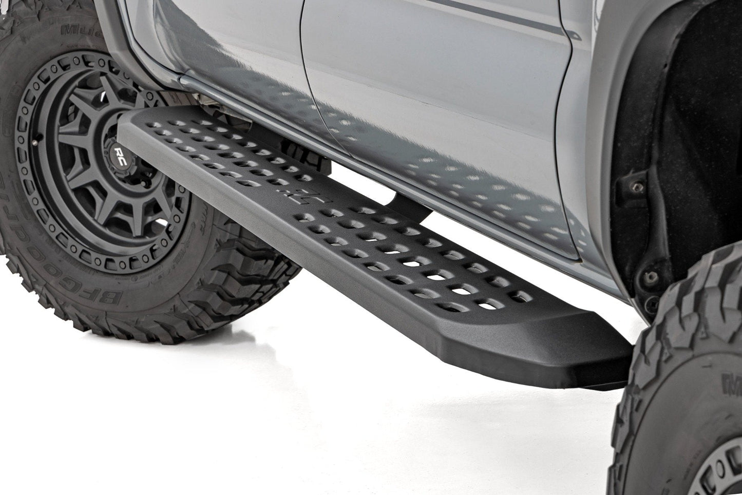 Rough Country 44012 RPT2 Running Board | Double Cab | Black | Toyota Tacoma 2WD/4WD (2016-2023)