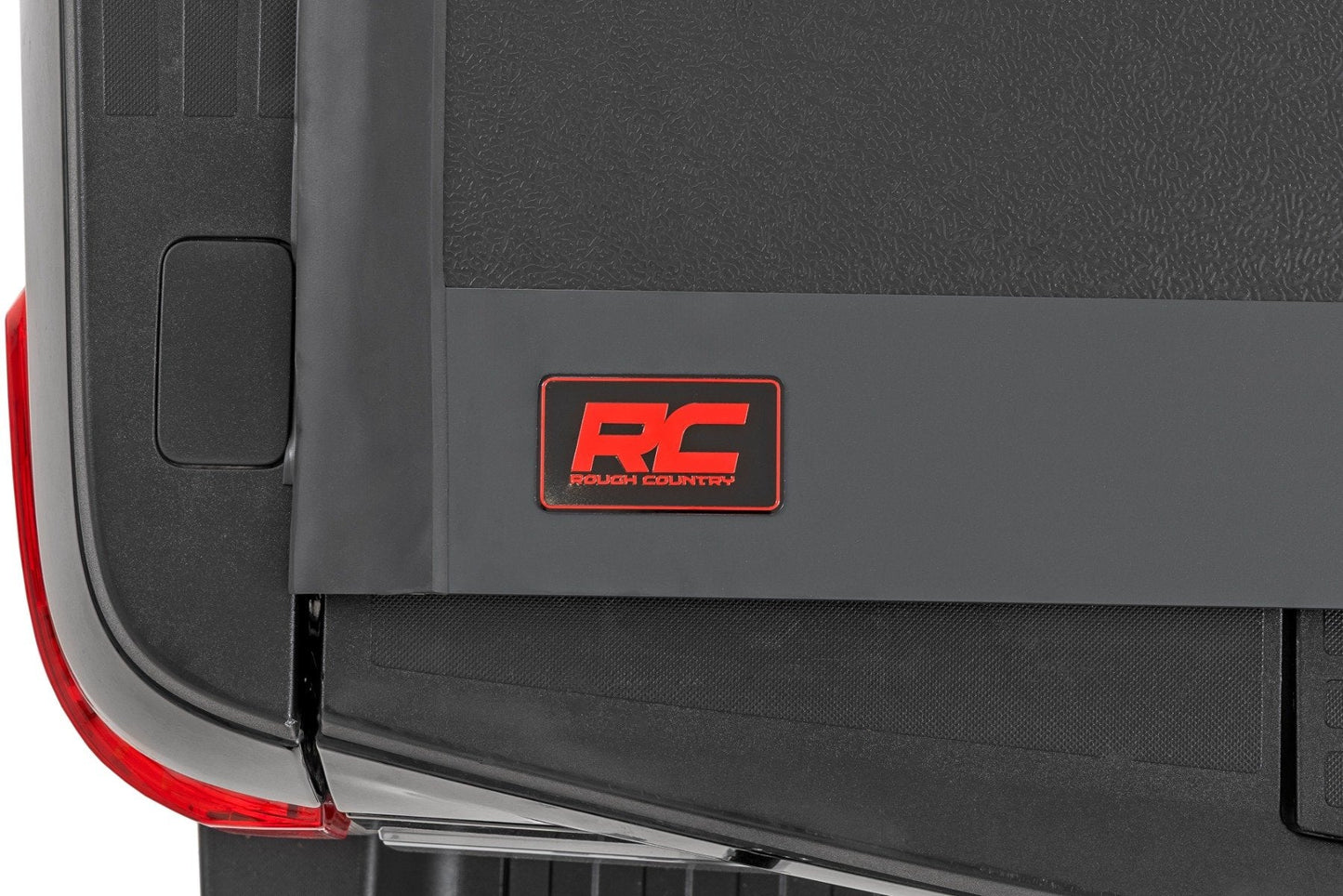 Rough Country 47220651B Hard Low Profile Bed Cover | 6'10" Bed | Ford F-250/F-350 Super Duty (17-26)
