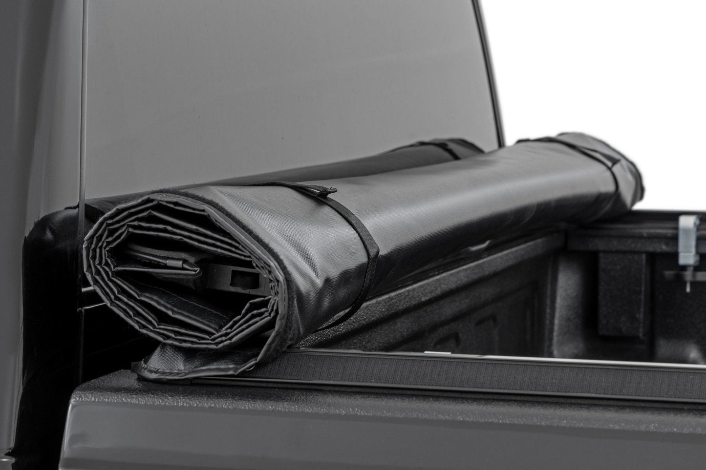 Rough Country 42288650 Soft Roll Up Bed Cover | 6'7" Bed | Chevy/GMC 1500 (00-06 & Classic)