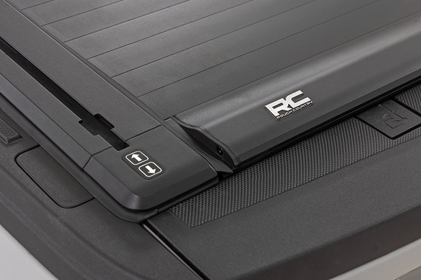 Rough Country 51509550 Powered Retractable Bed Cover | 5'7" Bed | Ford F-150 2WD/4WD (2015-2025)