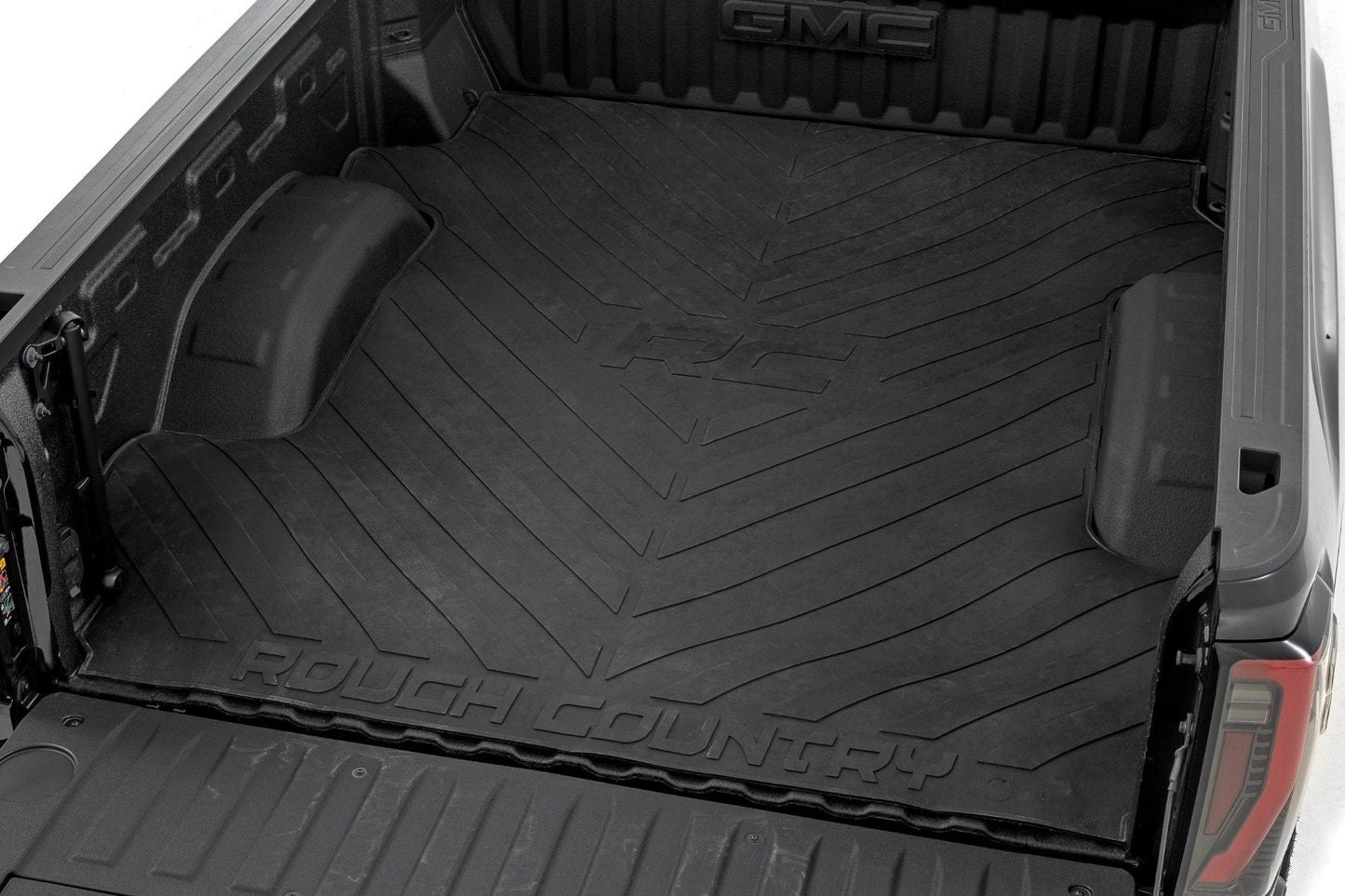 Rough Country RCM691 Bed Mat | 6'9" Bed | RC Logo | Chevy/GMC  Silverado/Sierra 2500HD/3500HD (20-25)