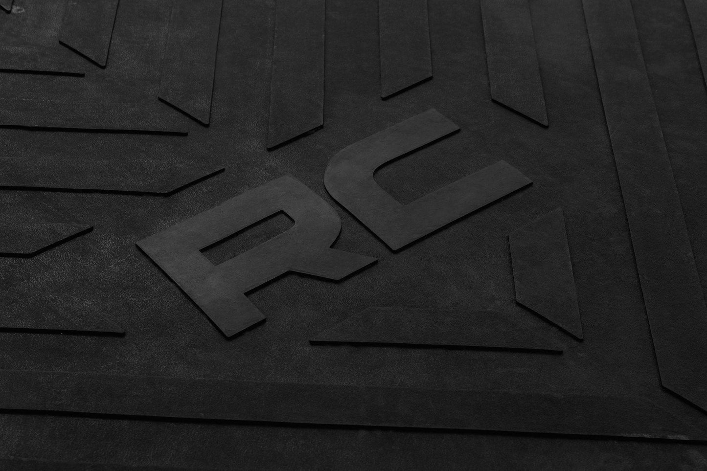 Rough Country RCM691 Bed Mat | 6'9" Bed | RC Logo | Chevy/GMC  Silverado/Sierra 2500HD/3500HD (20-25)