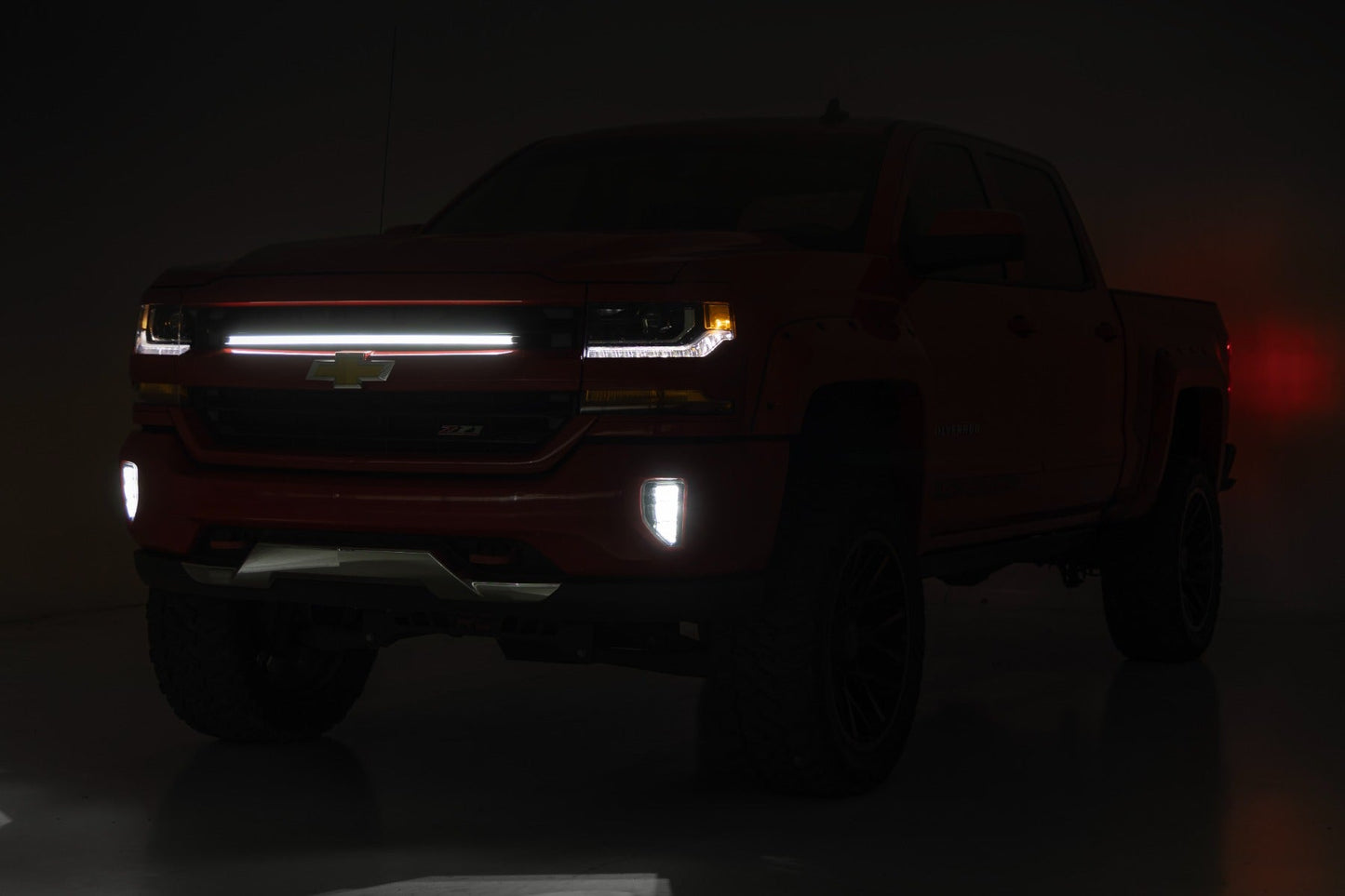 Rough Country 70992 LED Light Kit | Grille Mount | 30 Inch DRL | Chevy Silverado 1500 (16-18)