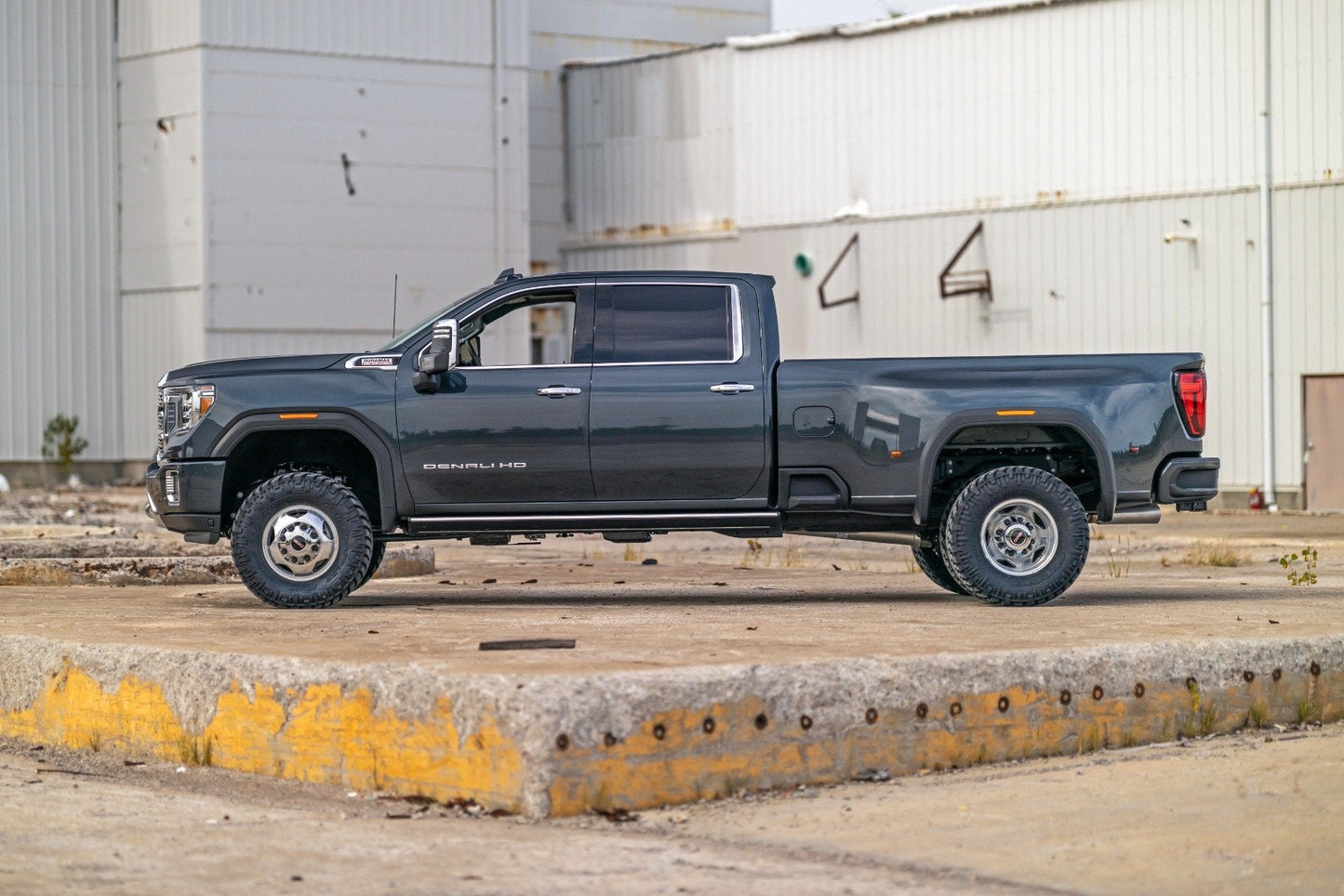 Rough Country 95670 3 Inch Lift Kit | UCAs | V2 | Chevy/GMC Sierra 3500 HD/Silverado 3500 HD (20-25)