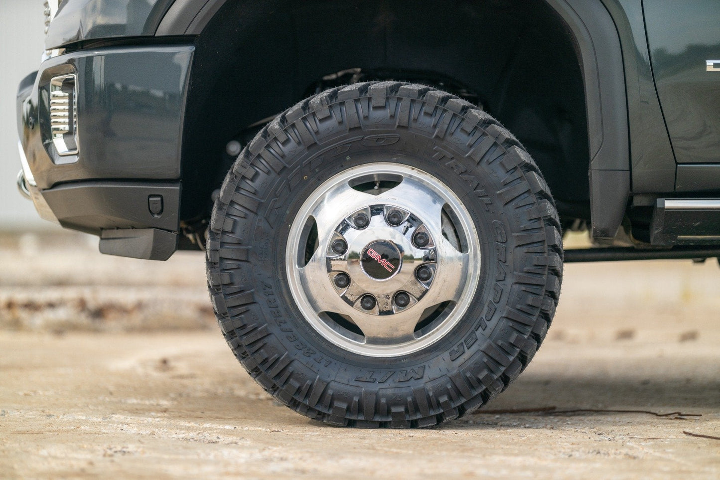 Rough Country 95630RED 3 Inch Lift Kit | Chevy/GMC Sierra 3500 HD/Silverado 3500 HD 2WD/4WD (20-25)