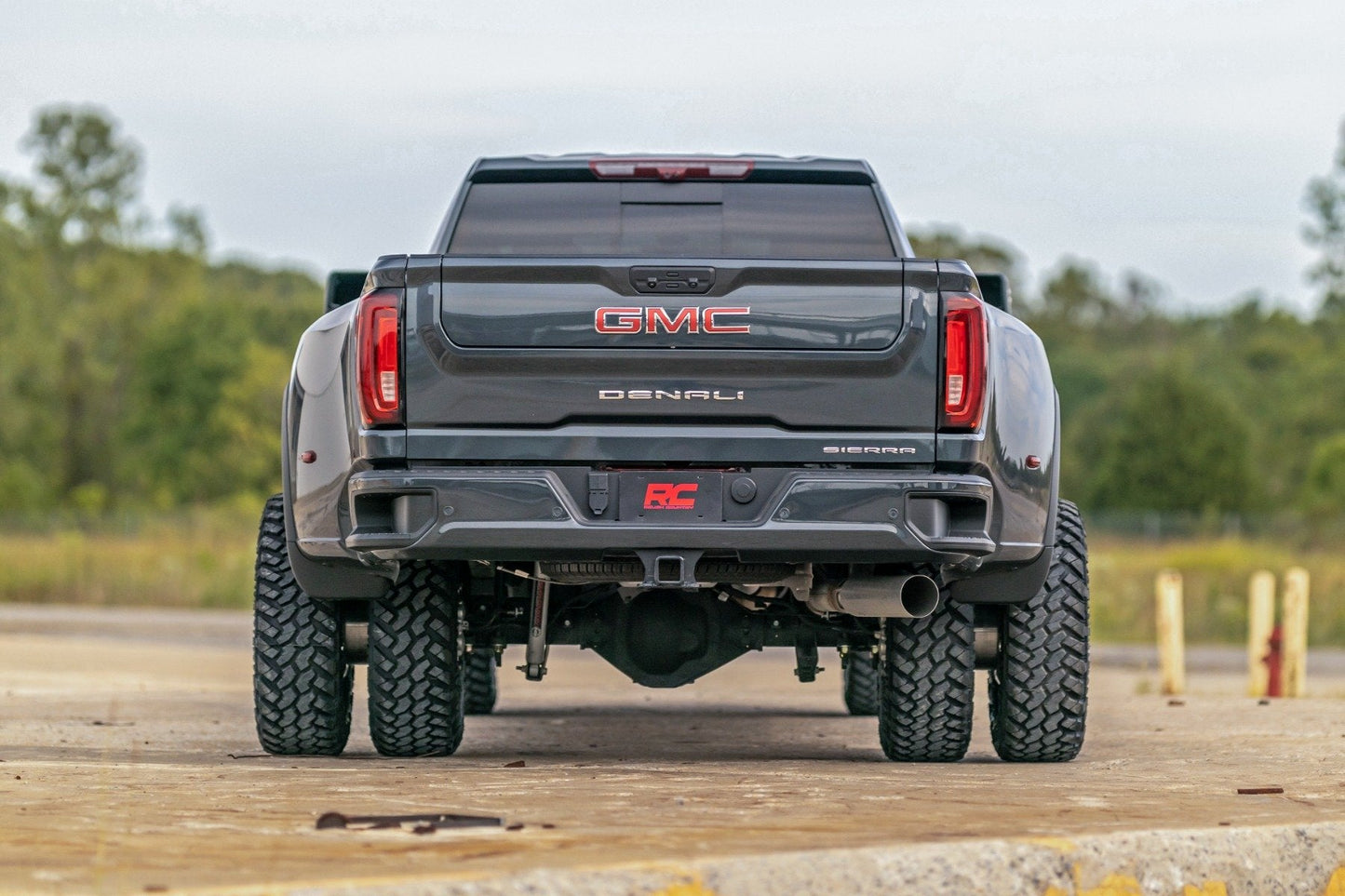 Rough Country 95670 3 Inch Lift Kit | UCAs | V2 | Chevy/GMC Sierra 3500 HD/Silverado 3500 HD (20-25)