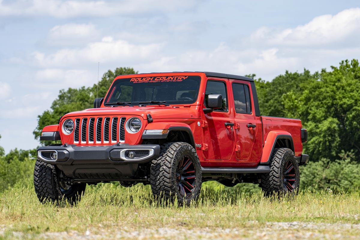 Rough Country 63470 2.5 Inch Leveling Kit | Spacers | V2 | Jeep Gladiator JT 4WD (2020-2023)