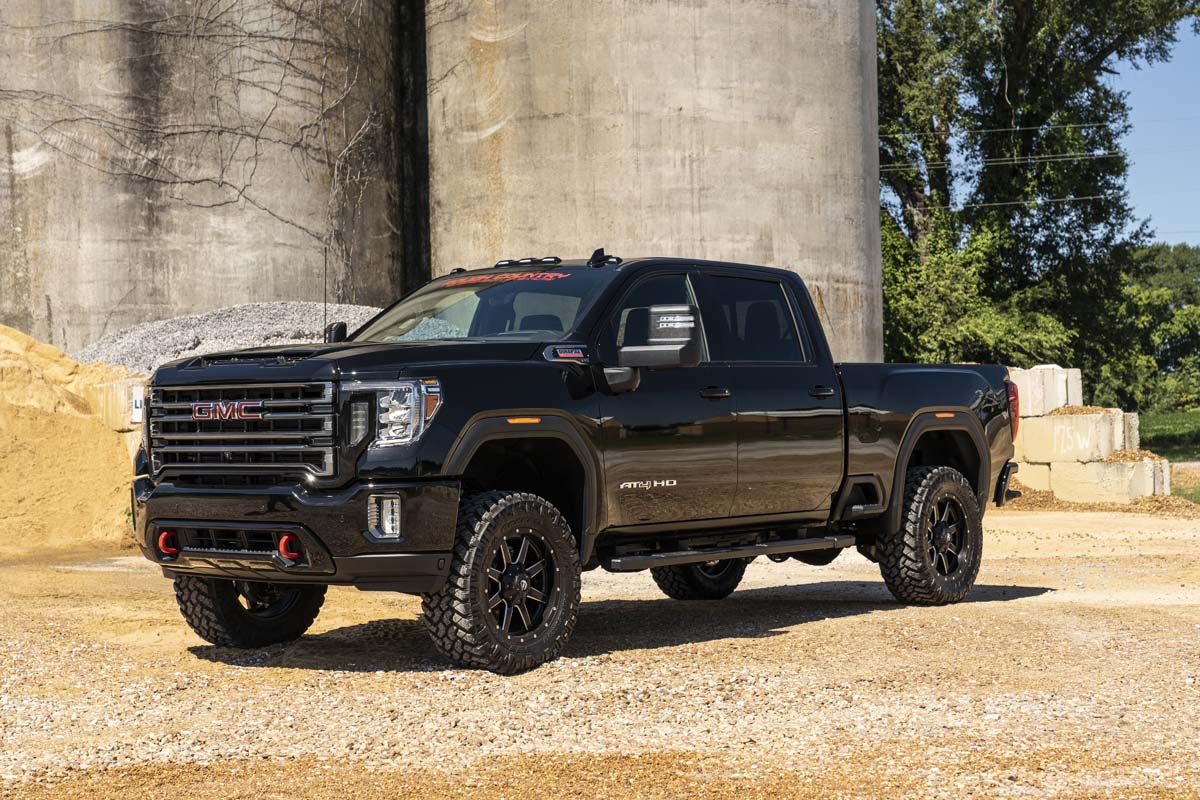 Rough Country 95840RED 3 Inch Lift Kit | UCAs | M1 | Chevy/GMC 2500HD/3500HD (20-25)